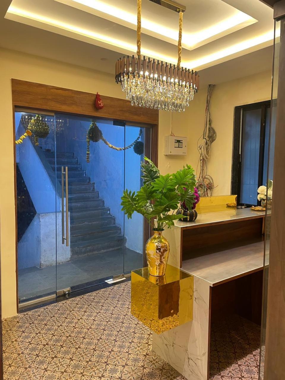 Hotel Sai Palace- Near Tata Memorial Hospital مومباي المظهر الخارجي الصورة